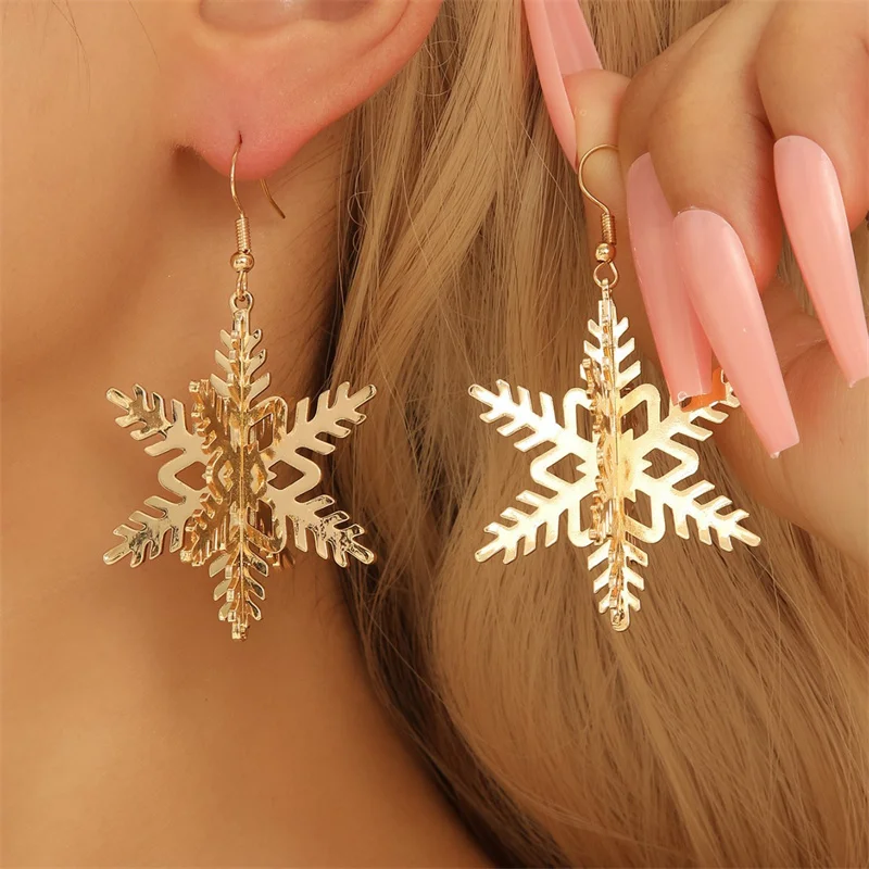 Exquisite Gold Color 3D Christmas Tree Pendant Earrings for Women Fashion Hollow Snowflake Earrings New Year Party Jewelry