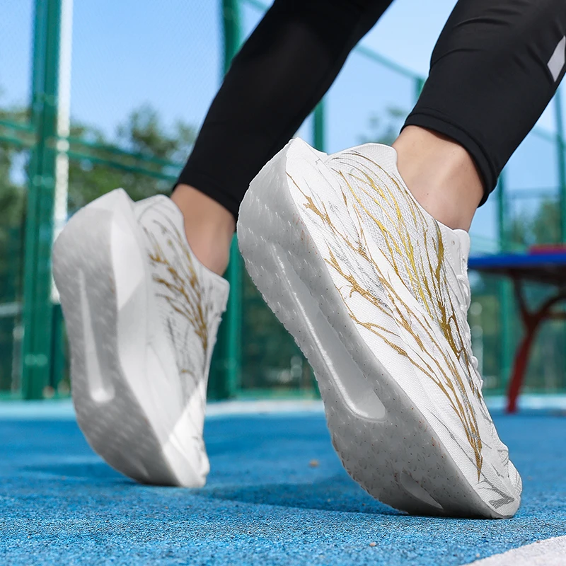 New Shock Absorption Training Marathon Racing Shoes, Men's and Women's Outdoor Lightweight Breathable Sports and Casual Shoes