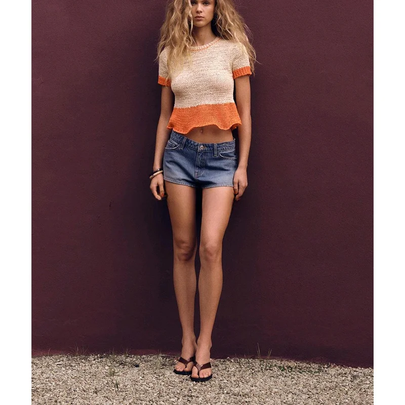 เสื้อยืดผู้หญิงสไตล์เรโทรสีตัดกันตกแต่งลายฉลุ ทรงตรง แขนสั้น ผ้าถักไหมพรมผสมโพลีเอสเตอร์ สำหรับฤดูร้อน