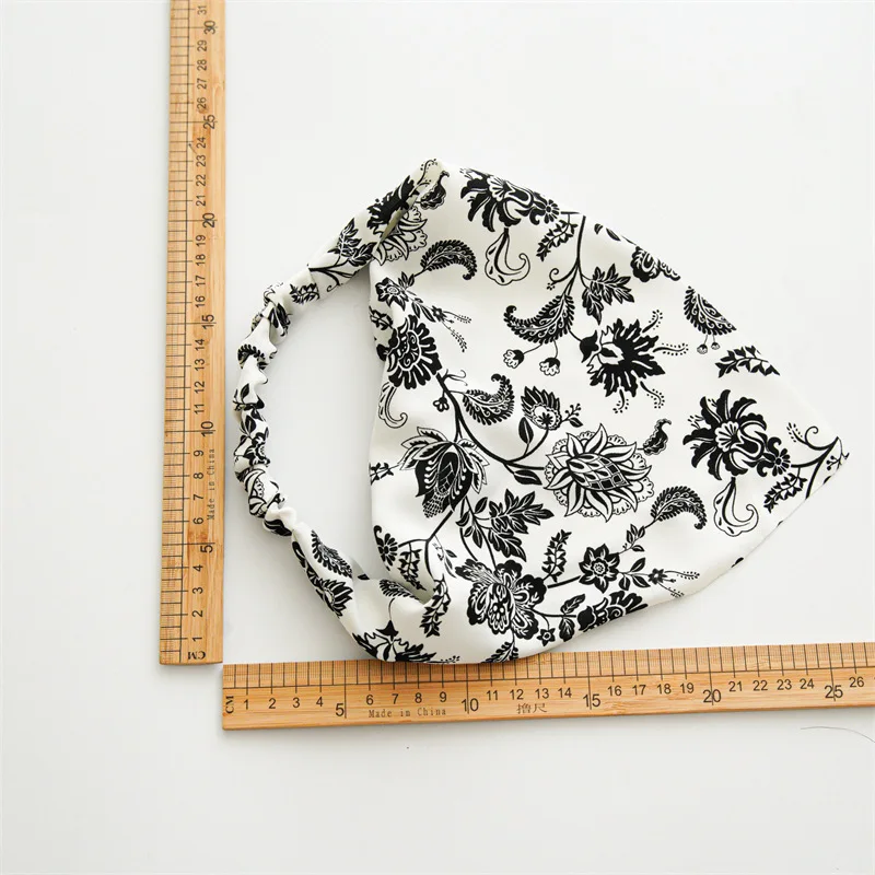 New Style Woman Tree branch Printing Bandanas Girls Triangle Head Scarf Lady High Elasticity Hair Scarf Hair Accessories Turban