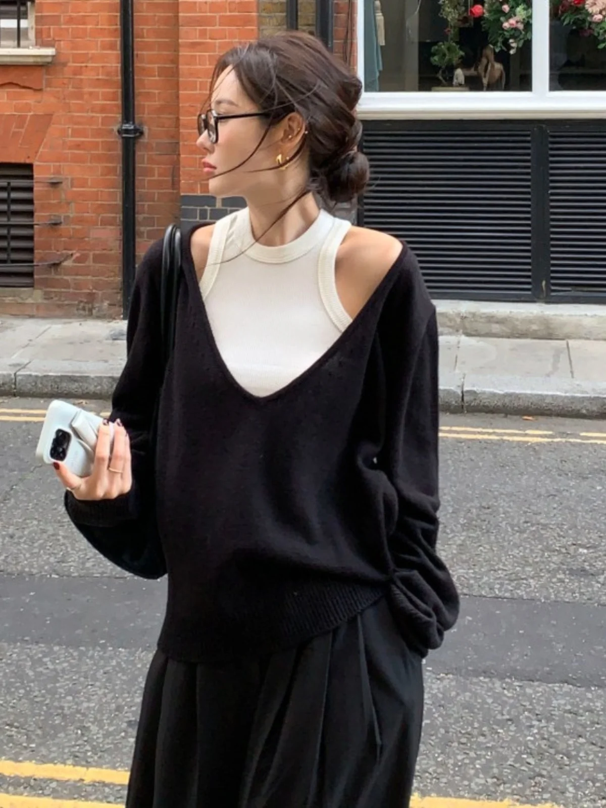 

Loose V-Ne Knitted Sweater Women's Chic Winter New Design Sensation Two-Piece Set Inner Wear Tank Top Korean Sle Comfortable