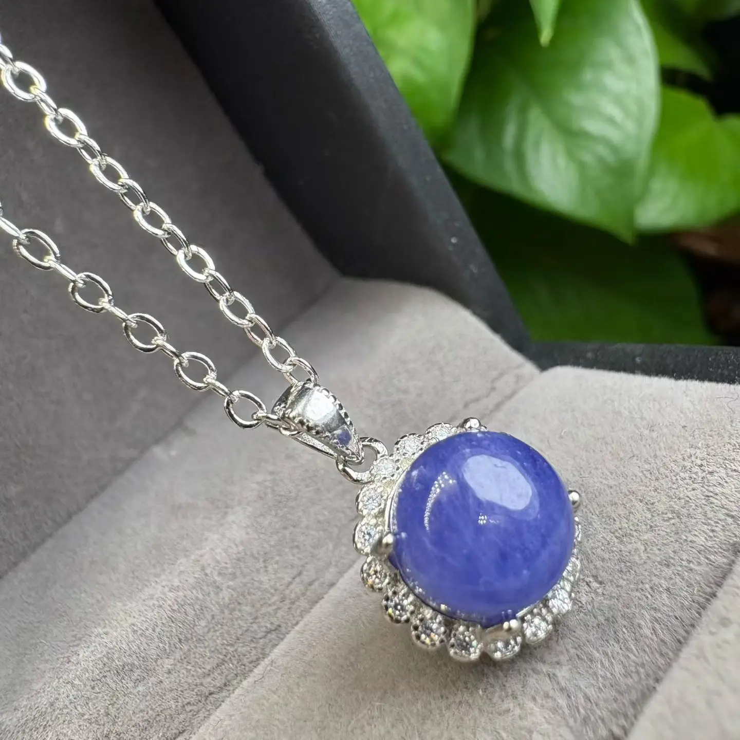 

1 Pc Natural Stone Tanzanite Round Cabochon Pendent 8.5MM Round Cabochon 925 Sterling Silver Fashion Jewelry Gift For Women