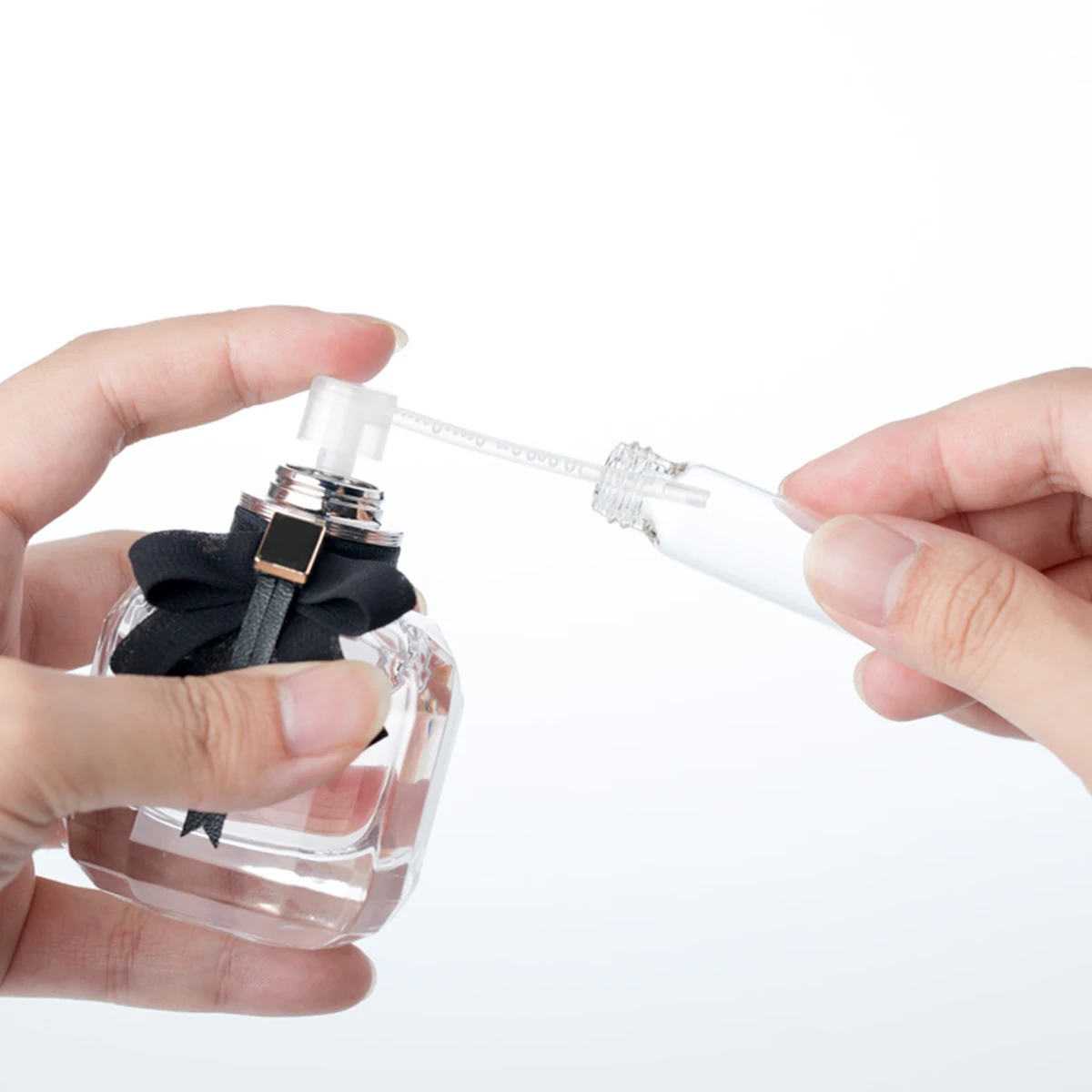 

20 Pcs Perfume Bottle Dispenser Lightweight Durable Plastic Refill No Leakage Travel Size Portable Decanting Bottles