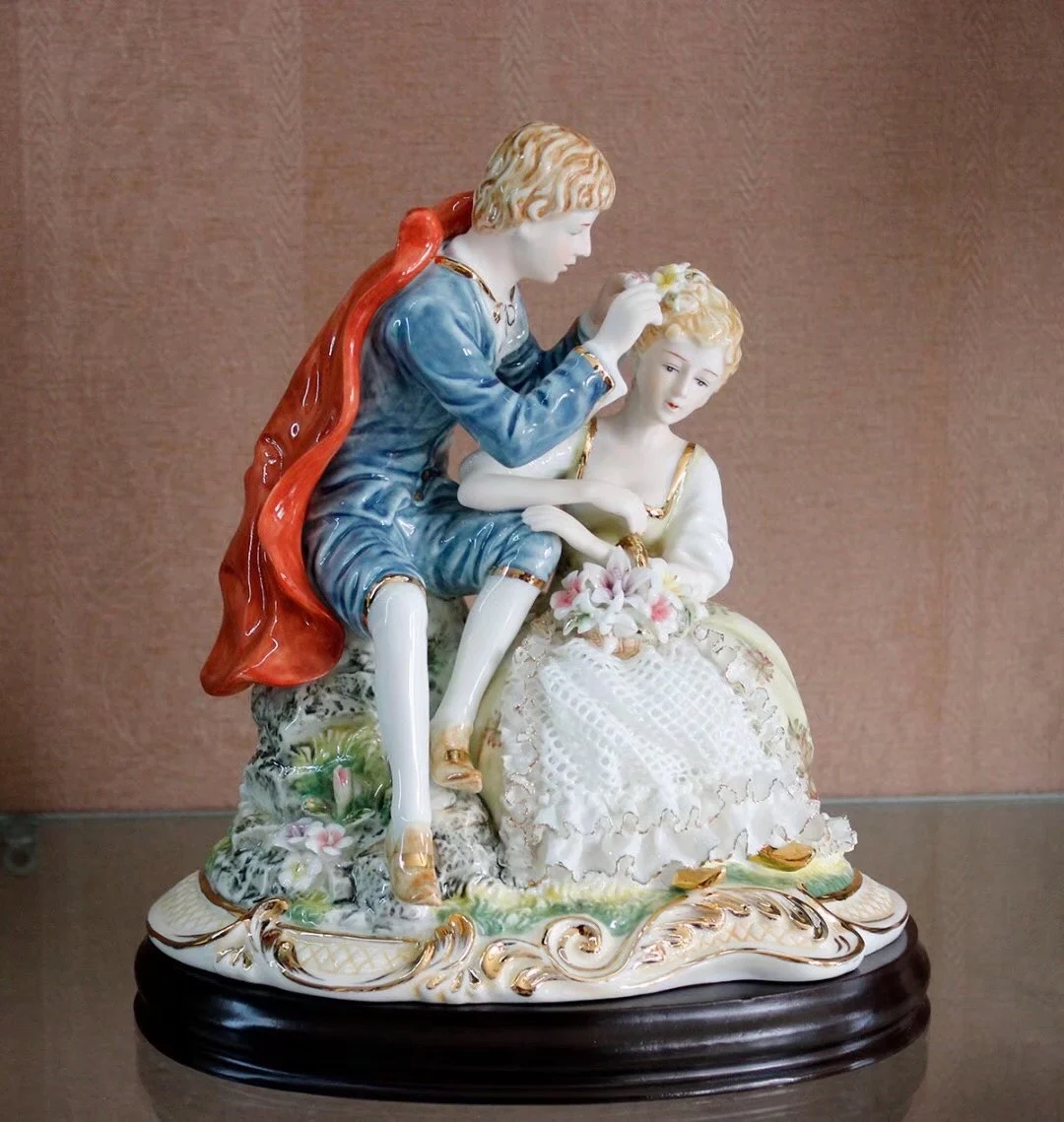 

Porcelain doll lace couple European character wedding decoration