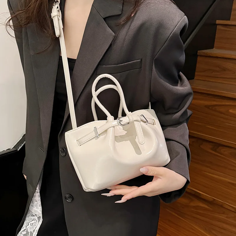 

Нишевая плиссированная сумка через плечо 2025 года, шикарная женская сумка через плечо, универсальная сумка-тоут «день-ночь», минималистичная сумка-слинг, текстурированный топ