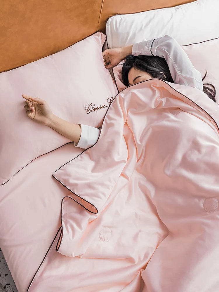 Super Soft Comfortable Embroidery Pink Color Duvet Cover Bedding Set Queen High-end Bedding Quilt Cove  Bedding Set King Size