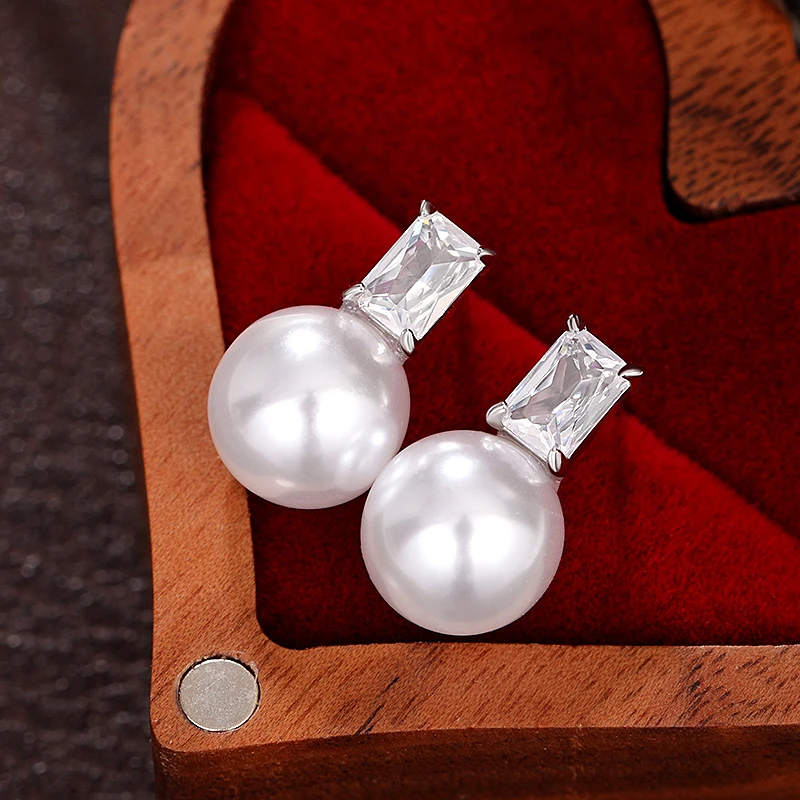Huitan einfache stilvolle Imitation Perlen ohrringe mit quadratischen Zirkon Temperament Accessoires für Frauen heißen Schmuck Großhandel