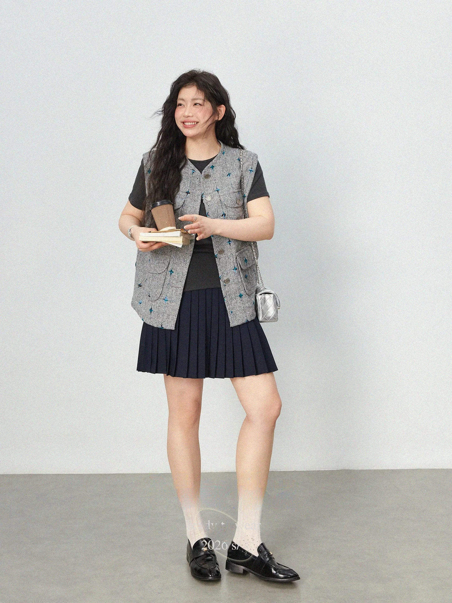 

Плиссированная юбка средней длины с высокой талией больших размеров, модная универсальная короткая юбка в стиле ретро для создания молодого образа в корейском стиле C...