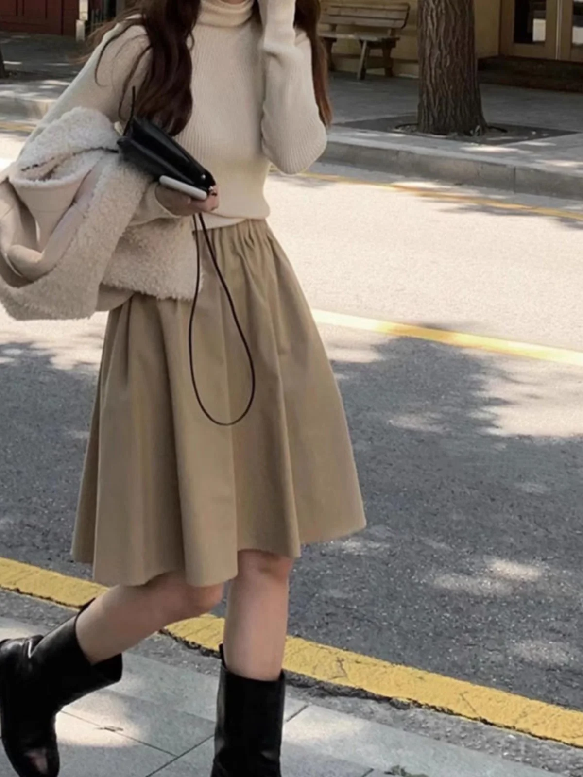 Khaki High Waist A-Line  Skirt Women's Summer Korean Style Slimming Flared Short Skirt Pleated Skirt Elegant Sensation