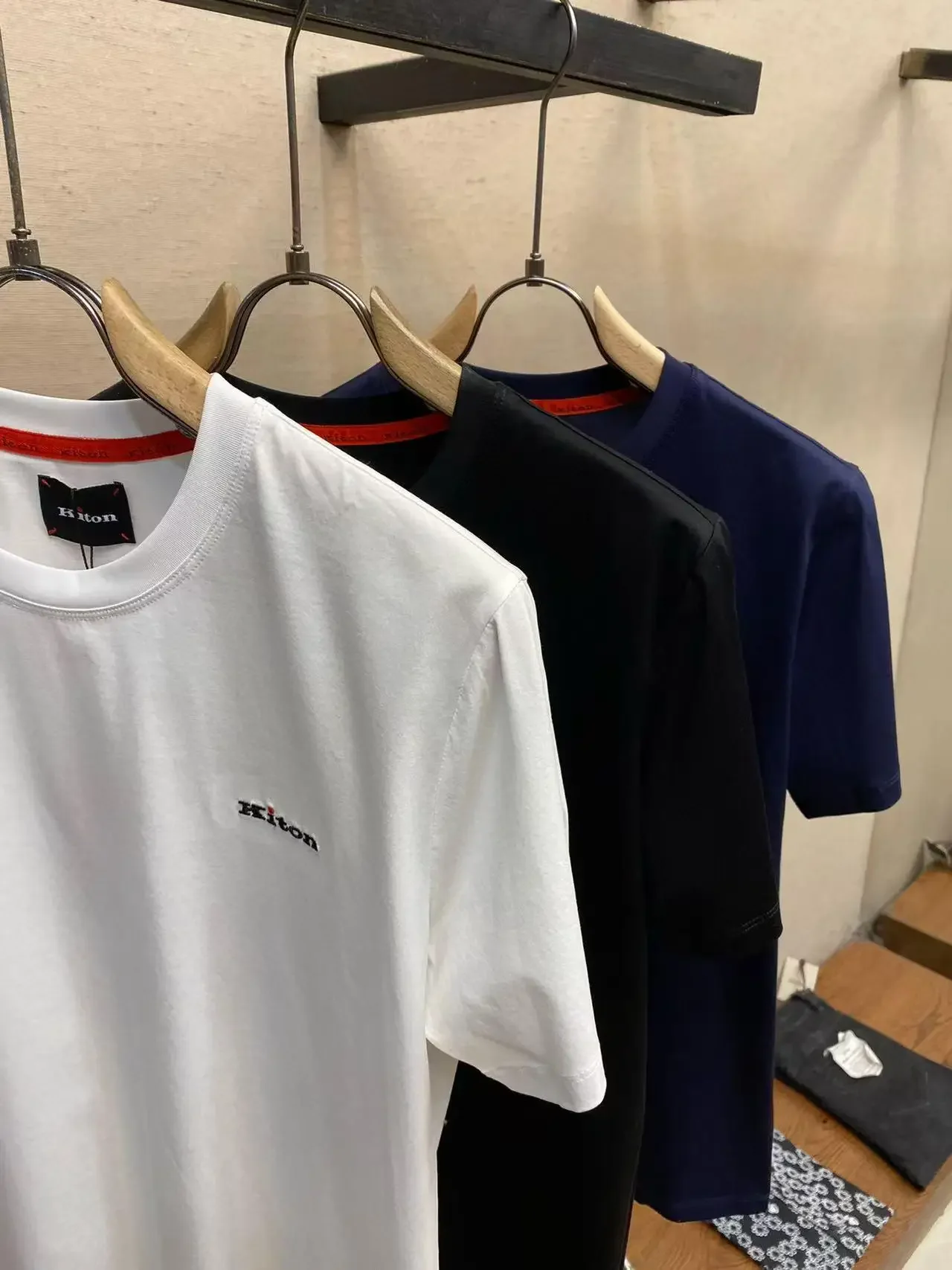 

Kiton spring and summer new letter embroidered men's mercerized cotton round neck short-sleeved fashion casual versatile T-shirt