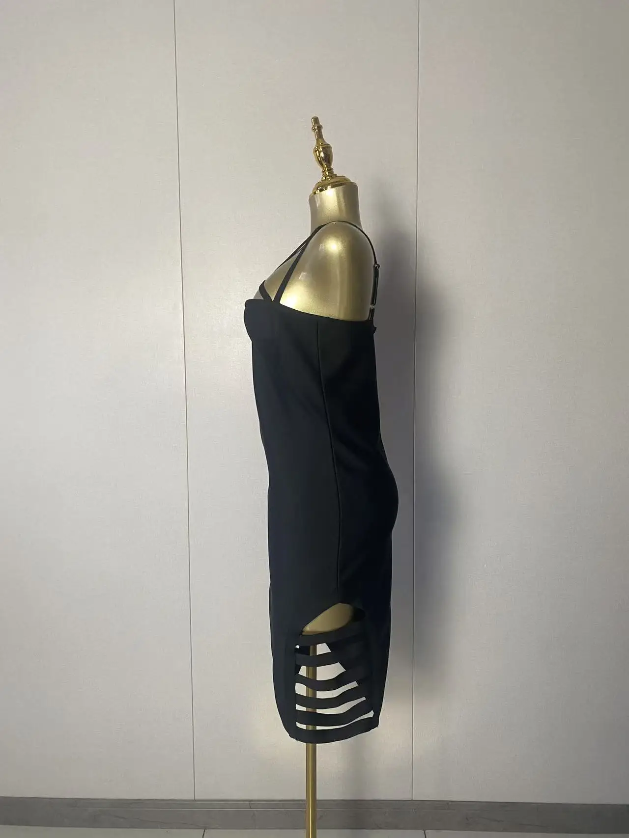 2025 nuevas mujeres Sexy sin mangas Halter negro Midi vestido ajustado 2025 elegante Club de noche vestidos de fiesta de cumpleaños de lujo