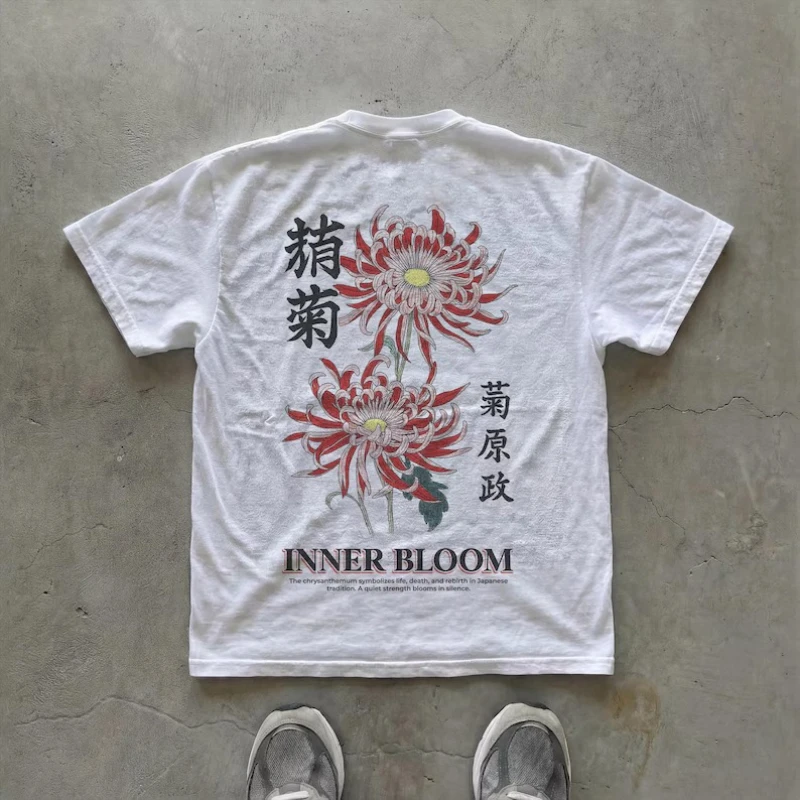 Japanese Chrysanthemum Graphic T‑Shirt Kanji Text Art Design Unisex O‑Neck Short Sleeve Tee Casual Streetwear Tops for Men Women