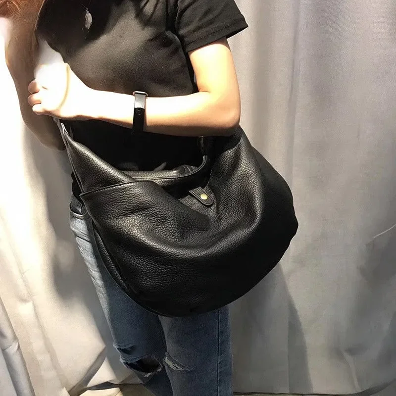 

Women's Dermis Large Shoulder Bag Europe and America Fashion Large Capacity Crossbody Casual Large Cowhide Dumpling Bag