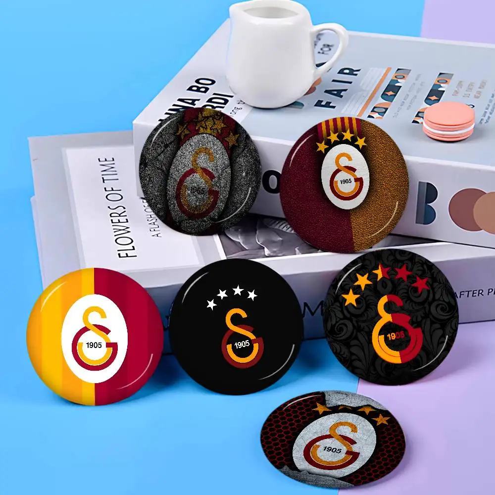 Turkey Sport-G-Galatasaray Club Round Button Pins Slogan Creative Brooches Backpack Clothes Decoration Cartoon Jewelry Gifts