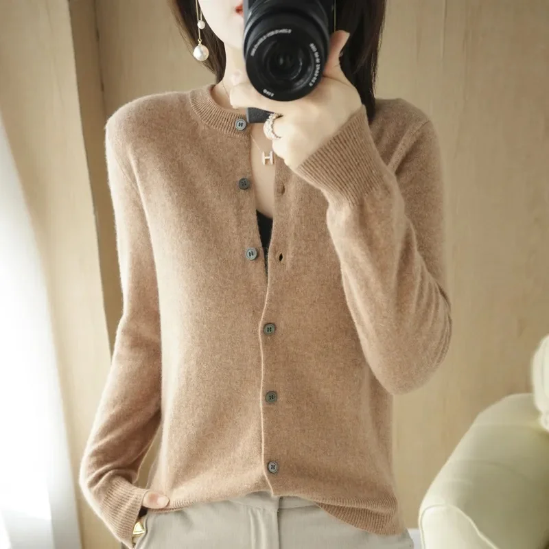 2024 Spring And Autumn New Female O-Neck Knitted Cardigan Short Coat Sweater Simple And Versatile Fashion Small Cardigan Outside