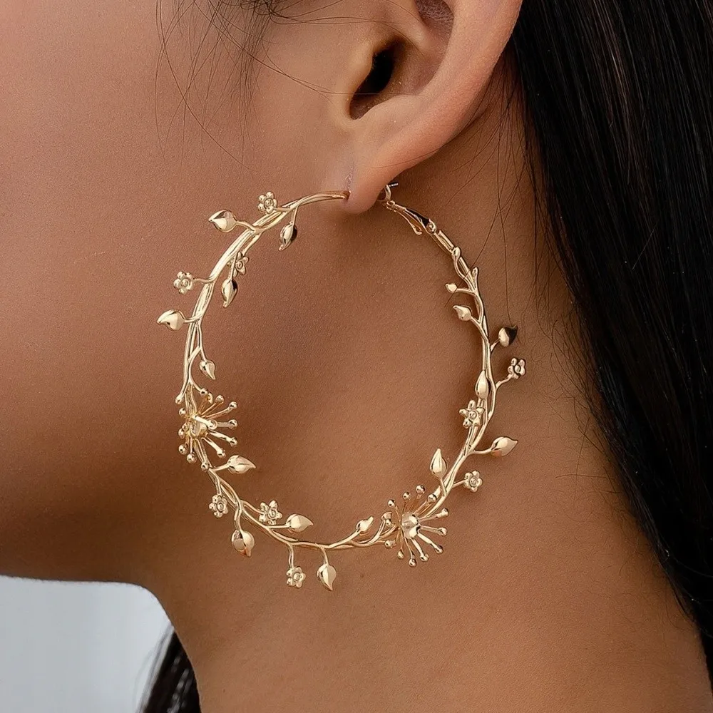 1 Pair Durable Metal Rose Flower Hoop Earring Openwork Gold Plated Stud Hoop Earring Bohemian Earring Women's Fashion Accessory