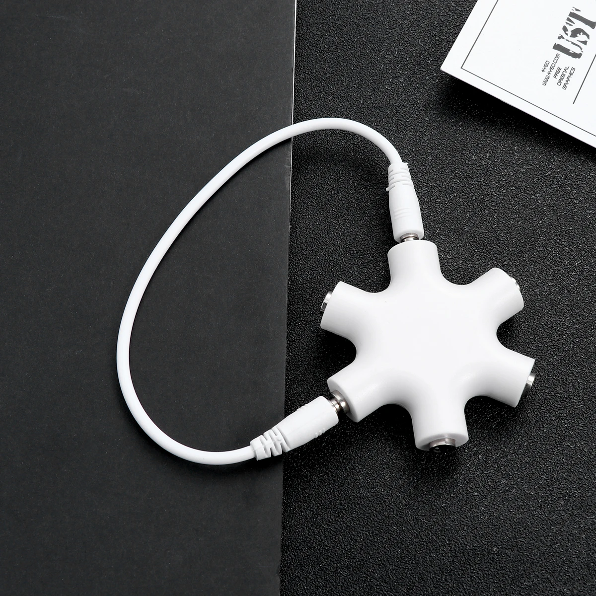

Headphone Music Sharing Device 5 Earphones Audio Adapter Connector Stereo Splitter Portable Travel Lightweight