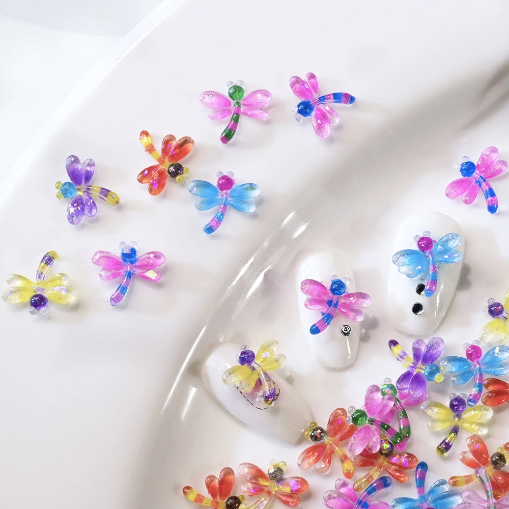50 pçs 3d bonito colorido libélula prego encantos resina aurora mini libélula inseto strass diy dos desenhos animados decoração da arte do prego