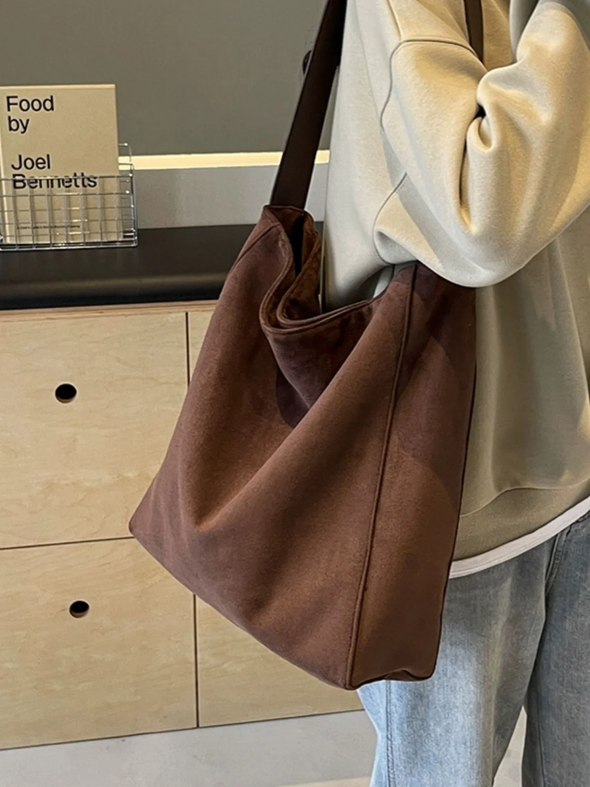 Soft Suede Work Bag Simple Large Capacity Bag Women 2024 New Fashion Shoulder Bag Popular Bucket Bag