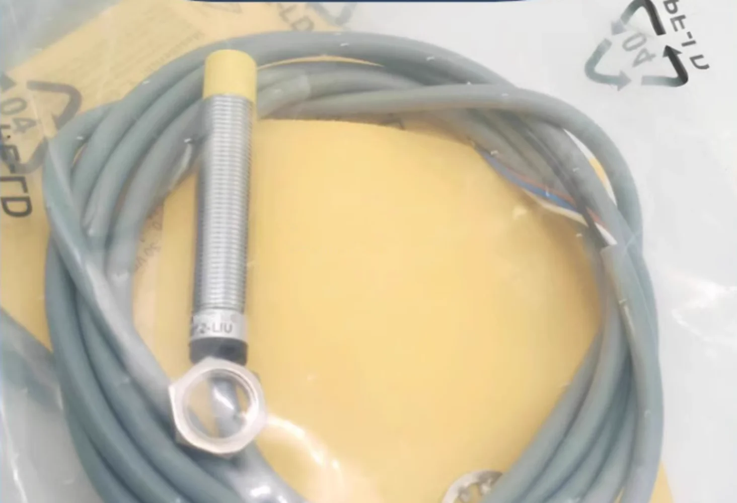 

2pcs Analog proximity switch NI10-M18-LIU NI4 BI2-M12-LIU BI5 BI8-M18 BI10