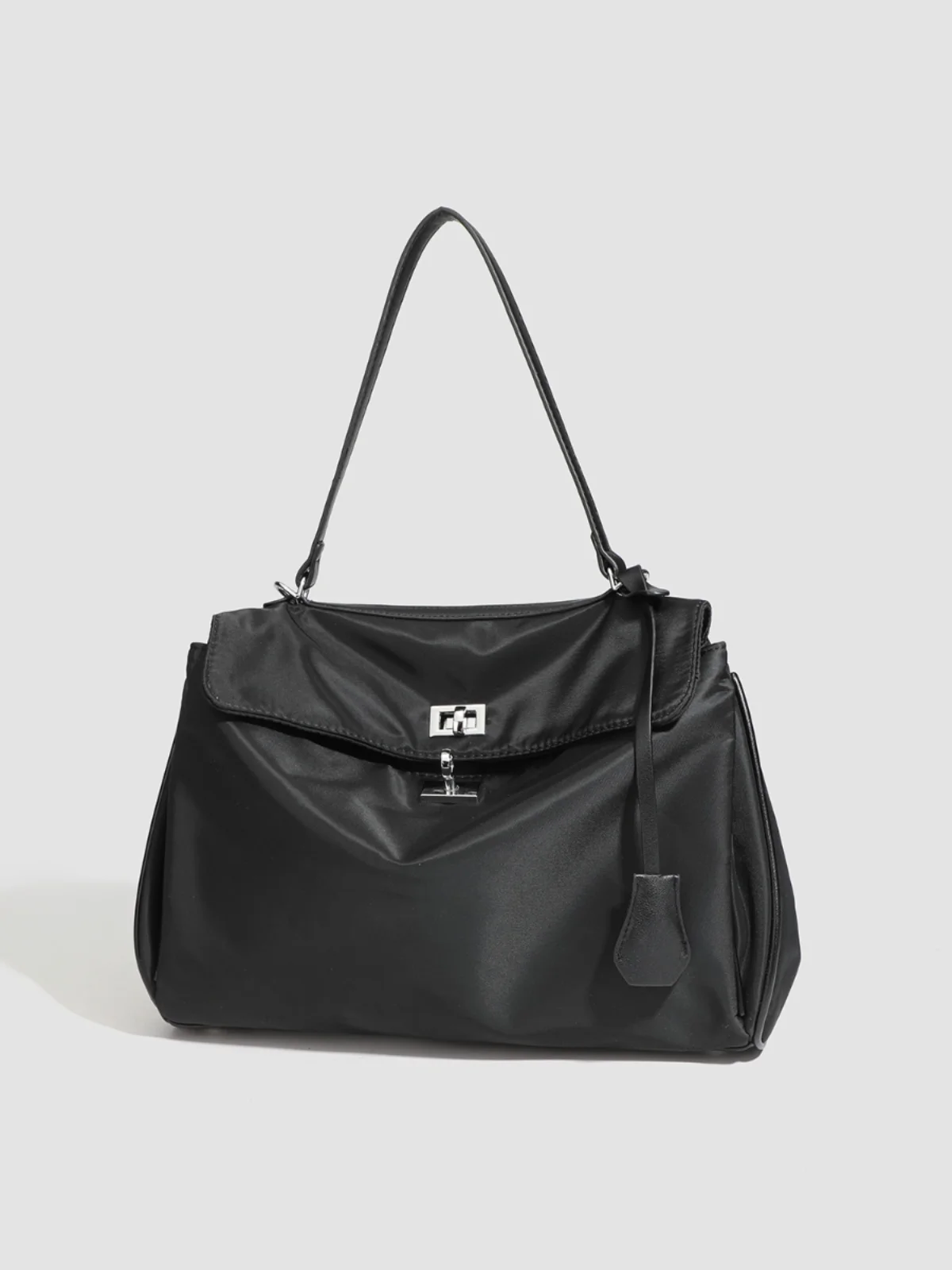 حقيبة يد كبيرة السعة من قماش النايلون المقاوم للماء، حقيبة كتف واحدة للتنقل اليومي، حقيبة يد ناعمة بتصميم عتيق