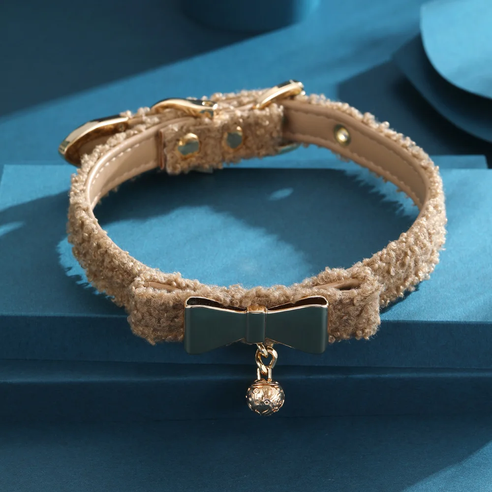 

German-style cream bow bell-shaped nightclub-style plush collar