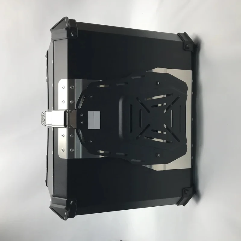 Factory Hot Selling 100L-X Black+Silver. Cer Box Aluminum Alloy Top Box Motorcycle Tail