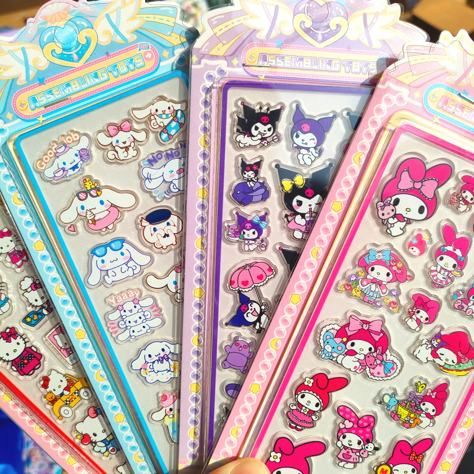 

Новые акриловые наклейки Sanrio с тиснением, 4 шт., милые забавные стикеры для декора своими руками, подарок для девочек и детей