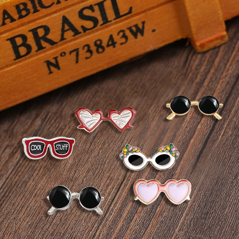 Summer Beach Sunglasses Brooch Fashion Personality Enamel Pins for Vacation Girl Women Backpack Hat Lapel Pin Jewelry Decoration