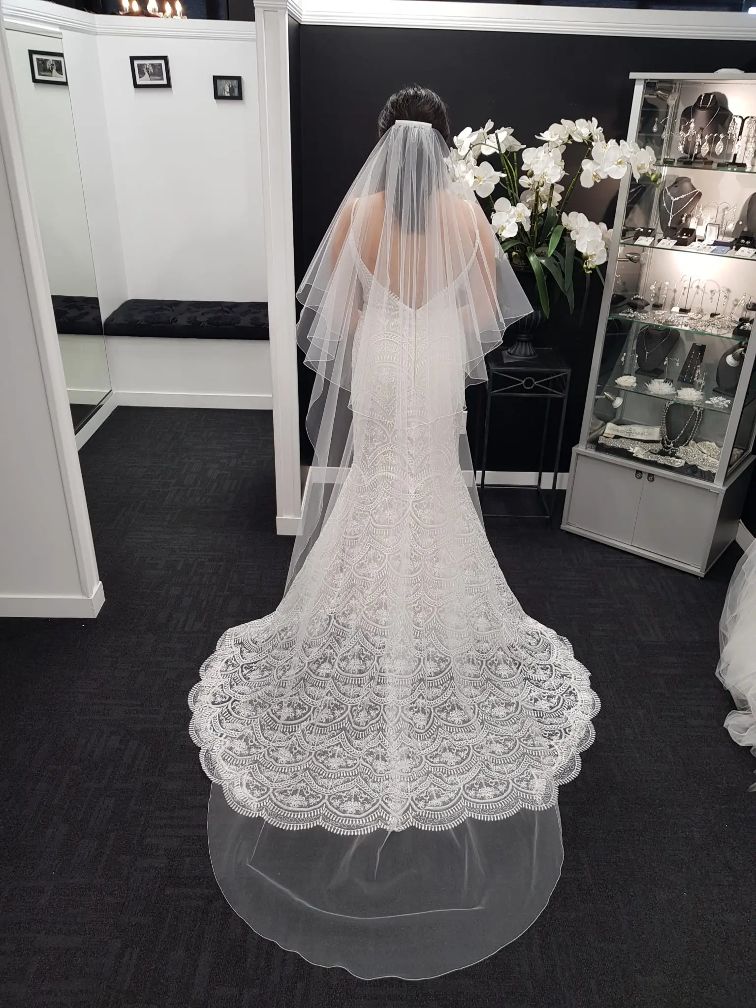 

TOPQUEEN Bridal Veil Chapel Wedding Veil White Ivory Handmade Two-Layer Bridal Tulle with Hair Comb for Women Marriage V17