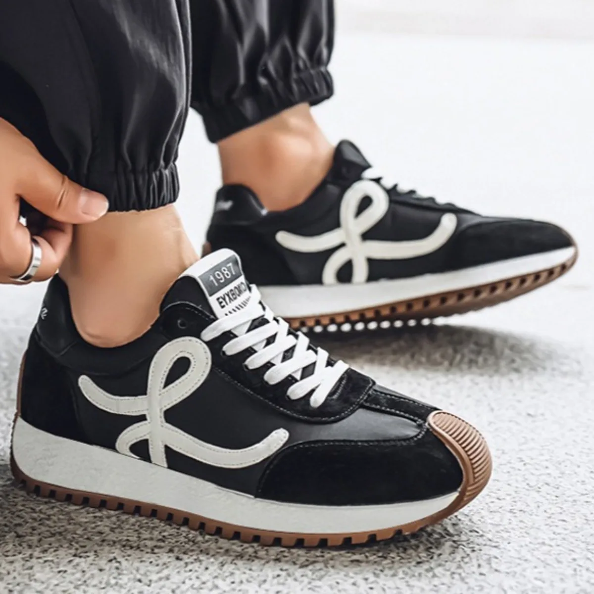 

Men's Platform Sneakers Fashion Versatile Casual Shoes Anti-Slip Sports Training Footwear Suitable for All Seasons No Foot Odor