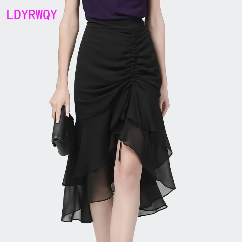 

Chiffon skirt with high waist and split in summer, the new waist is slim, and the fishtail bag is long in the hip.