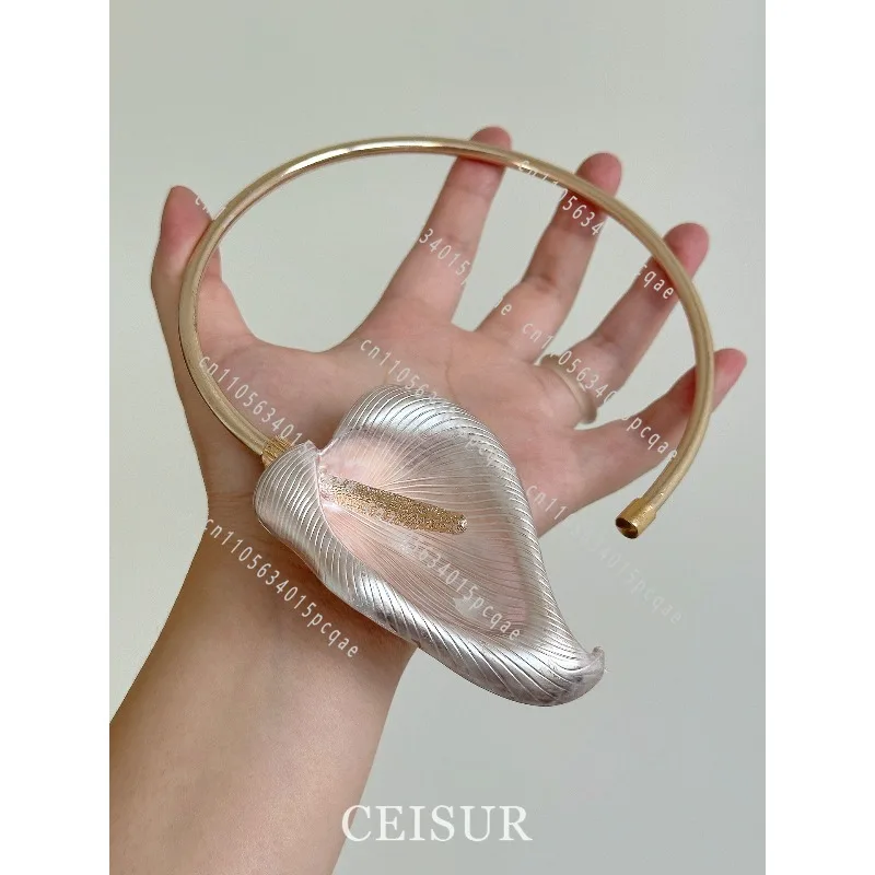 French retro exaggerated personality  lily open  fashion high sense three-dimensional flower banquet party
