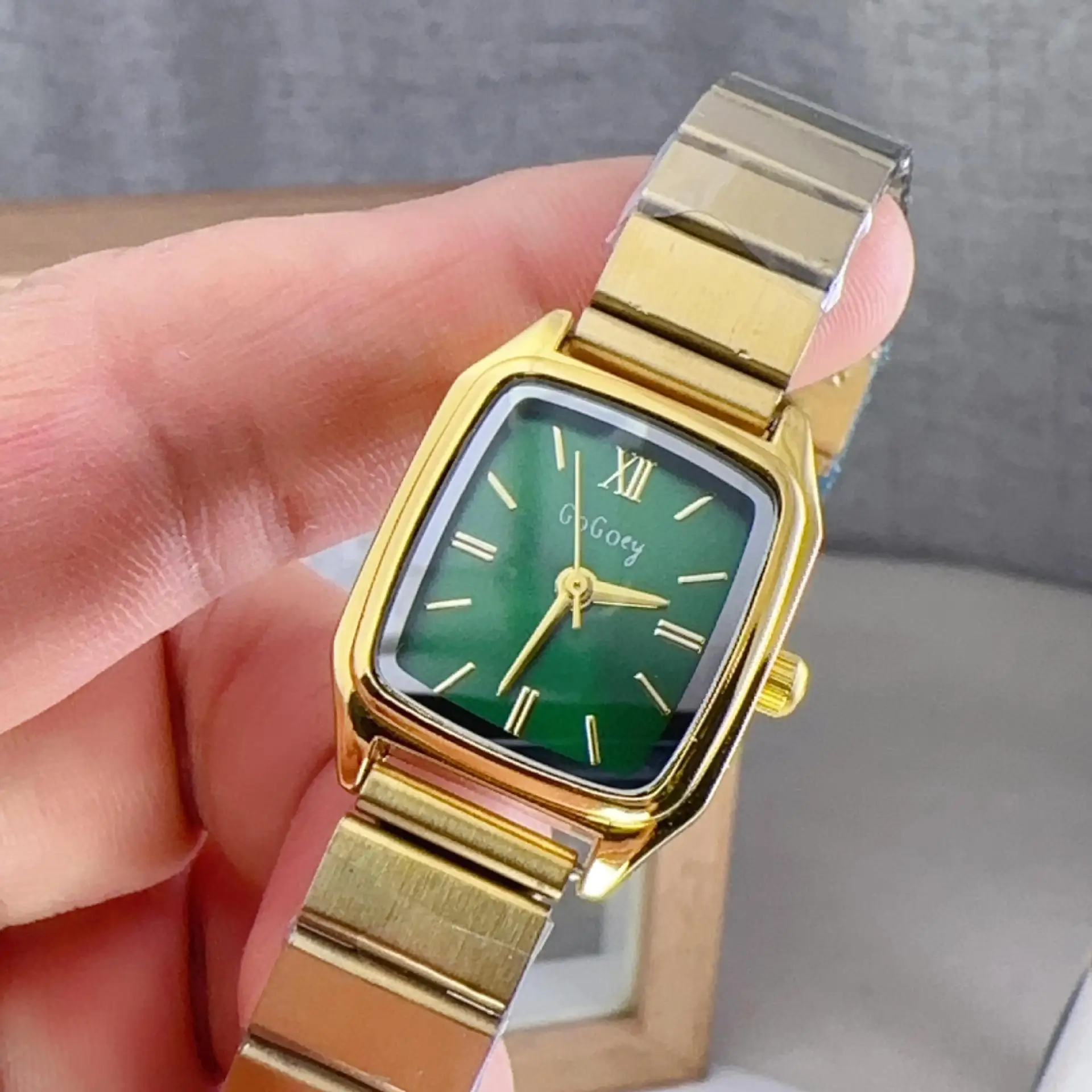 

Luxury Women Watch with Roman Numeral Rose Gold Quartz Reloj Ladies Square Sliver Clock Female Vintage Simple Green Wristwatch