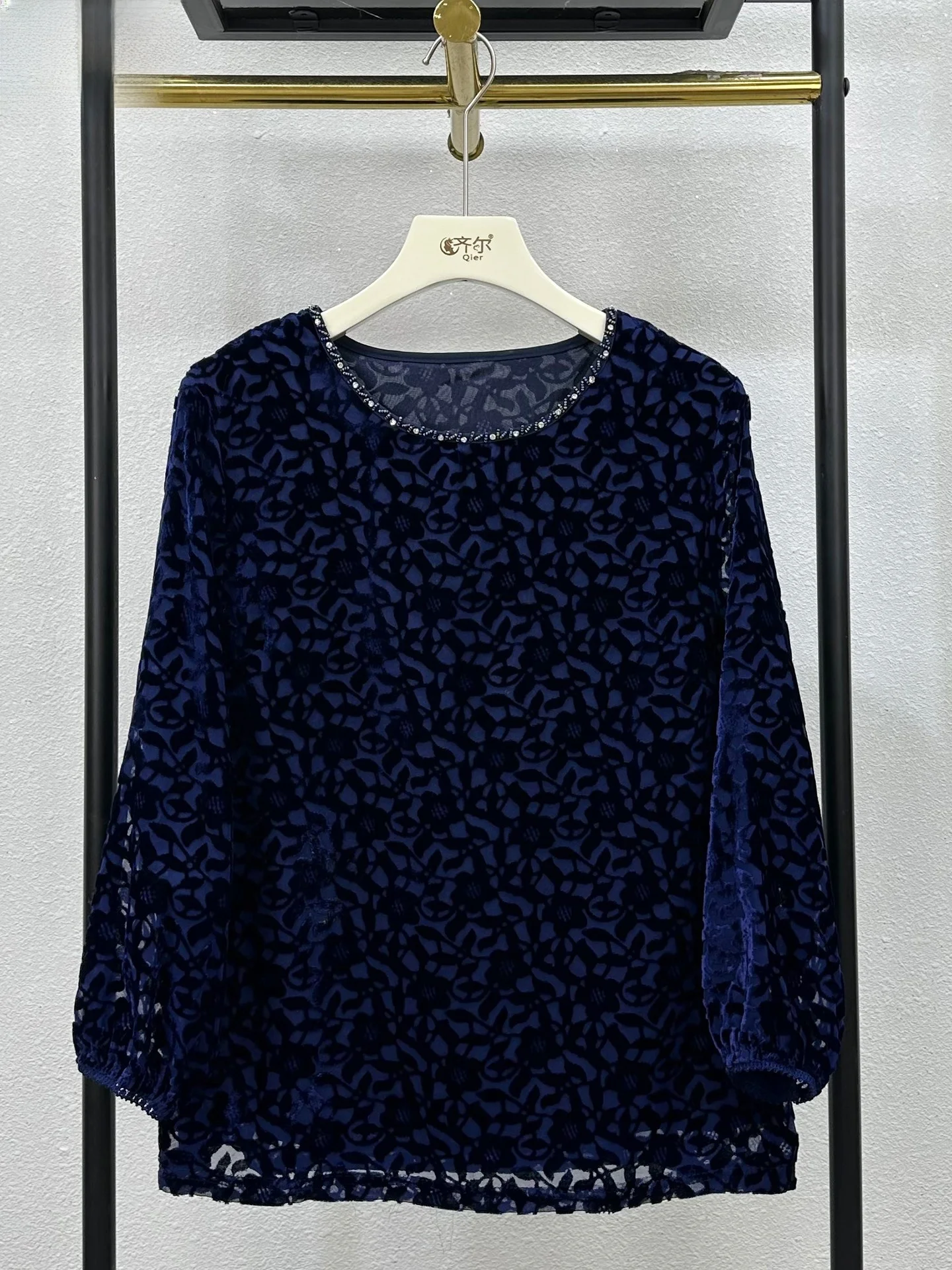 

Faionable Long Sve Silk Velvet Top Women's Loose Fit Beaded Heavy Embroidery Autumn New Sle Ele Mom irt