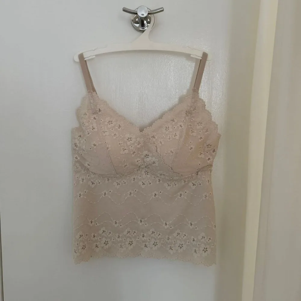 BANERDANNI Pure Gentle Lace Camisole Female V‑Neck Chest Pad Sleeveless Spring Daily Undershirt Inner Tank Vest Hot Popular S-XL