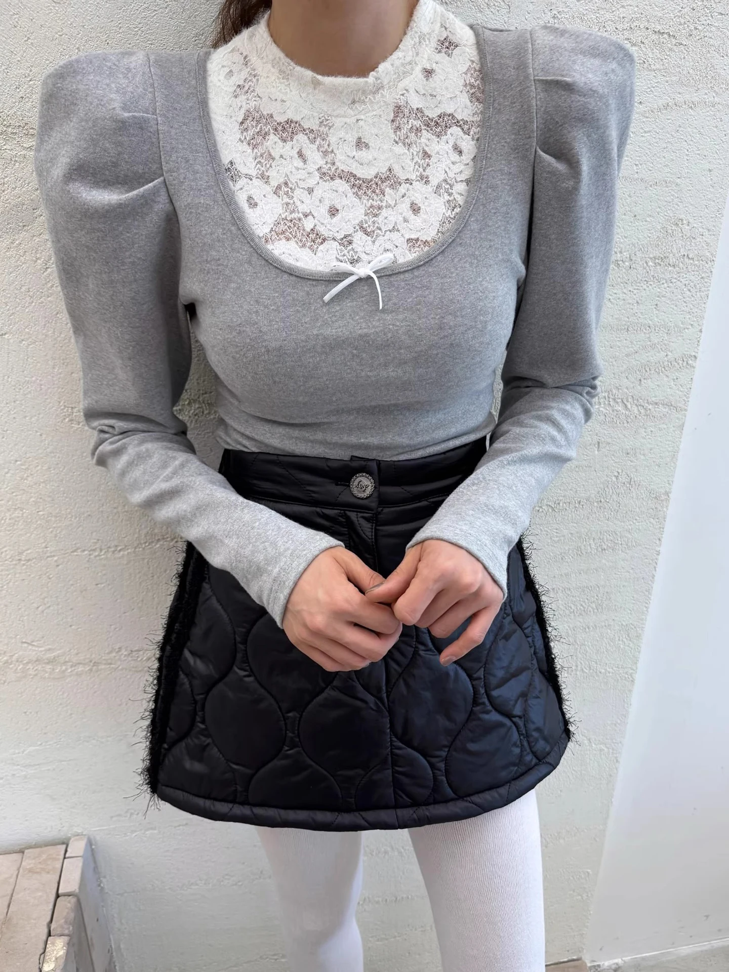 섹시 레이스 스플라이싱 페이크 투피스 티셔츠 여성 슬림핏 롱 슬리브 탑 패셔너블 캐주얼 슬레 버블 슬리브 라운드 넥