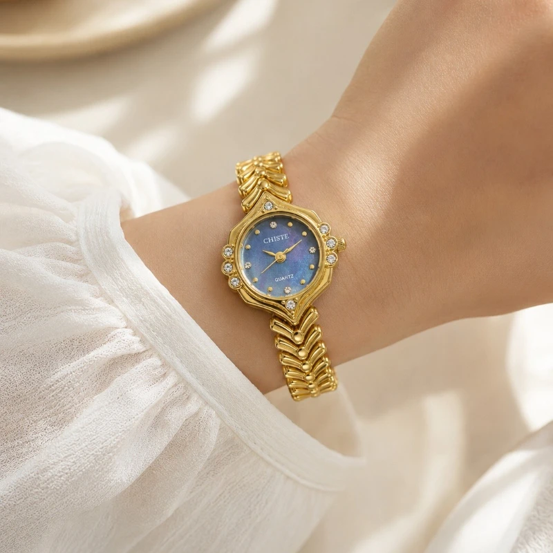 Fashion Women Watch with Diamond Studded Mother of Pearl Fishtail Bracelet Luxury Elegant Ladies Quartz Wristwatch Clock Gift