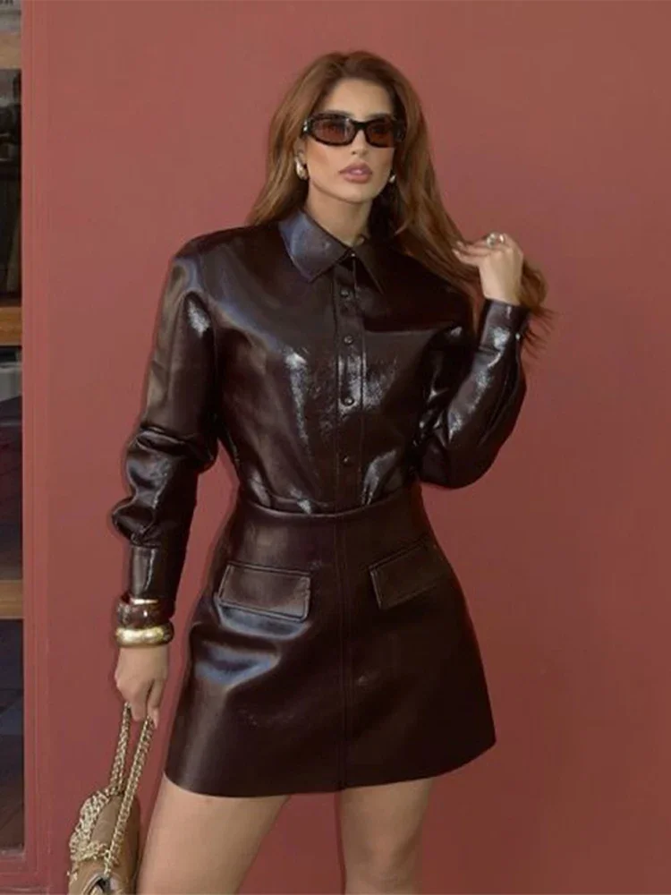 Conjunto de cuero de calle alta para mujer, chaqueta de manga larga con solapa y una botonadura, minifalda de PU, conjuntos femeninos, trajes de moda de otoño 2025