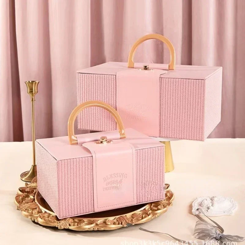 Luxury Leather Handheld Candy Box Wedding Bridesmaid Makeup Bag Birthday New Year Christmas Holiday Present Packaging Boxes