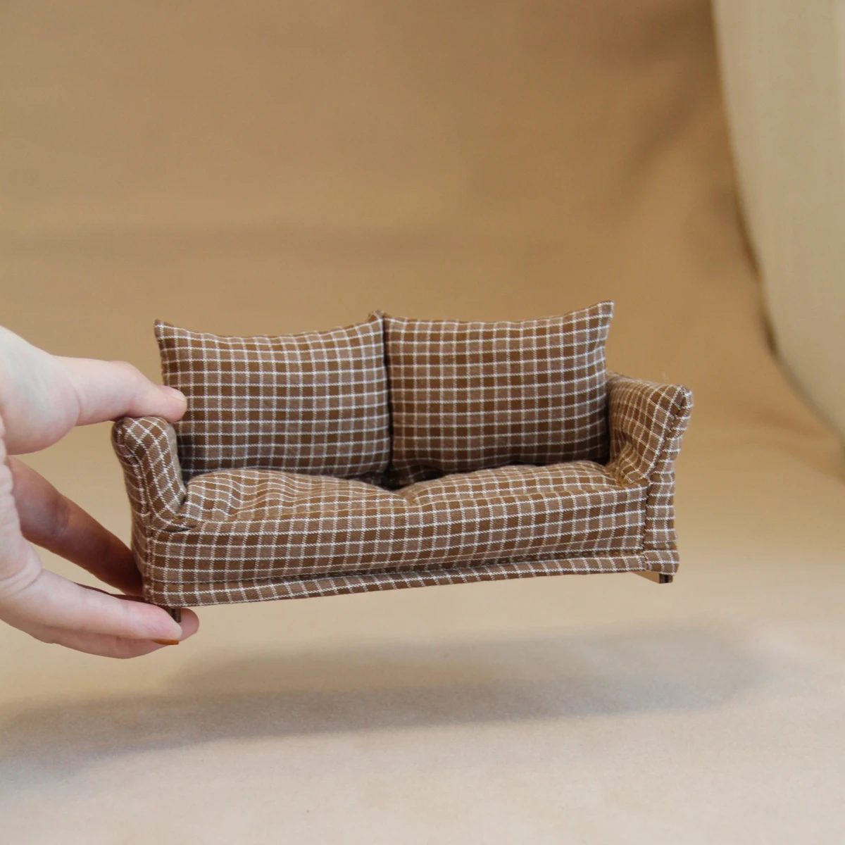 1:12 Simulazione in miniatura Playhouse Toy Divano doppio in tessuto di legno adatto per la decorazione di mobili per casa delle bambole Bjd Ob11