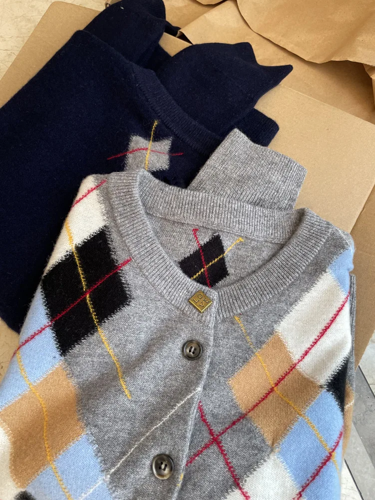 المرأة الرجعية المعين سترة مشغولة من الصوف سترة الصوف الخالص طاقم الرقبة طويلة الأكمام النمط الأكاديمي خزانة عصرية 3K