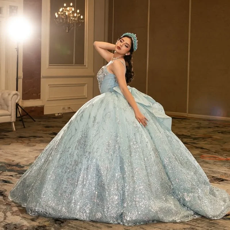 

Блестящие голубые платья Quinceanera по индивидуальному заказу с открытыми плечами и аппликацией из пайеток с длинным хвостом Vestido 15, Quinceanera