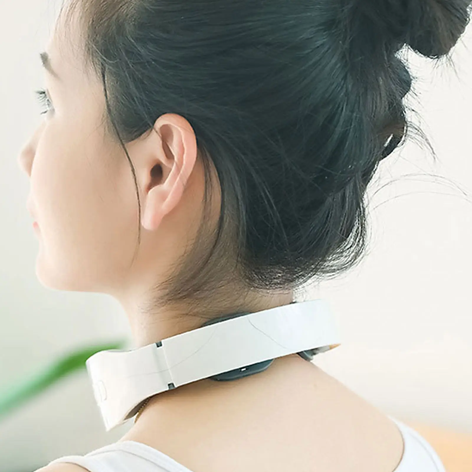 

Портативный массажер для шеи, 1 шт., электрический, с зарядкой, 4 режима массажа, 15 уровней интенсивности, улучшает кровообращение