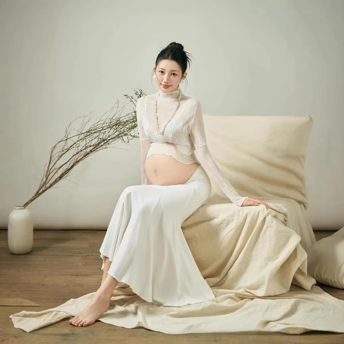 Maternity Photo Shoot Dresses for Studio White Minimalist Style Indoor Portrait Gowns for Pregnant Women Photography Outfits