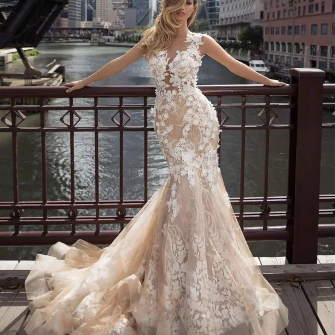 

2025 Champagne Mermaid Wedding Dresses Lace Applique Sheer Neck Beach Bridal Gowns Customized