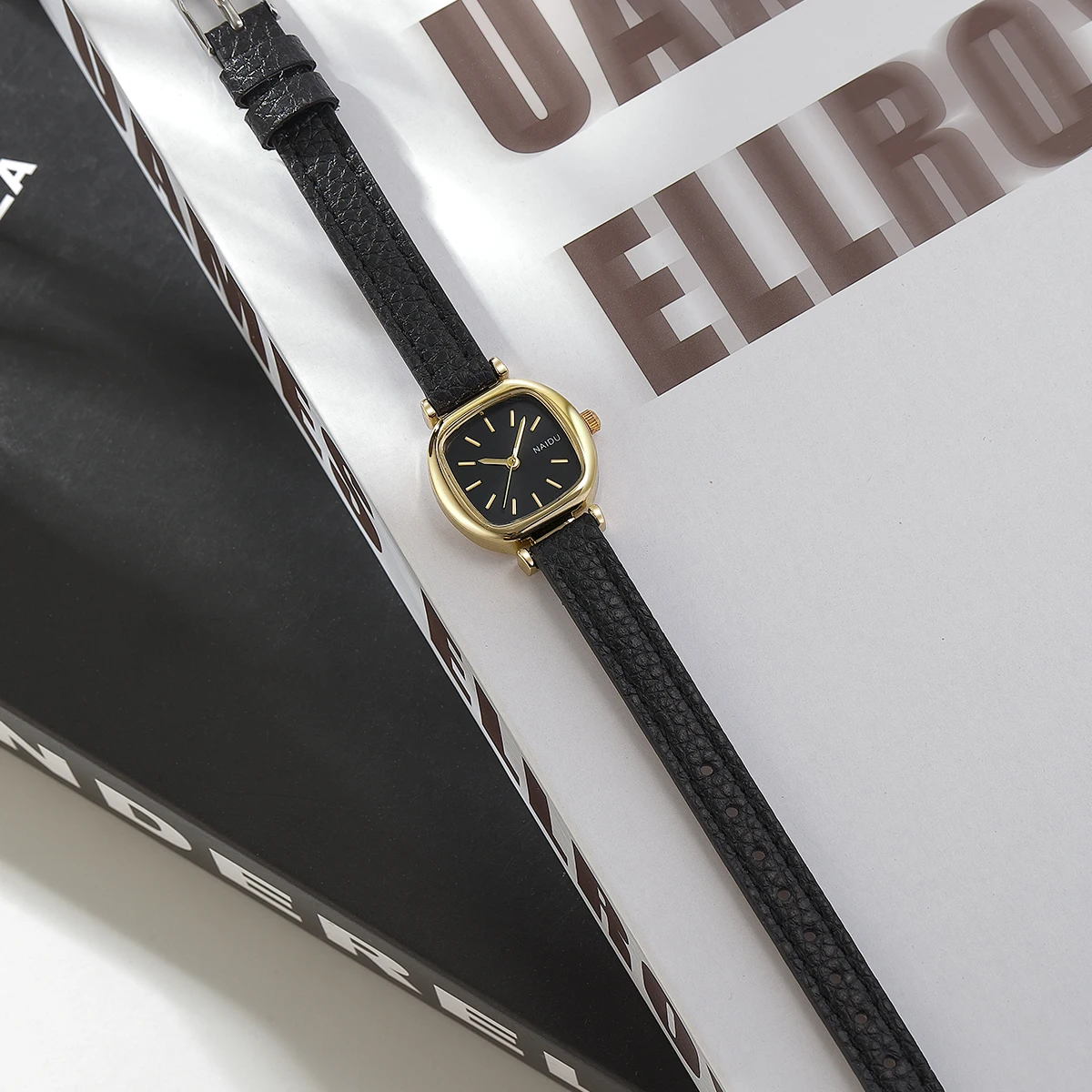 College Style Casual High-Looking Versatile Quartz Movement Watch