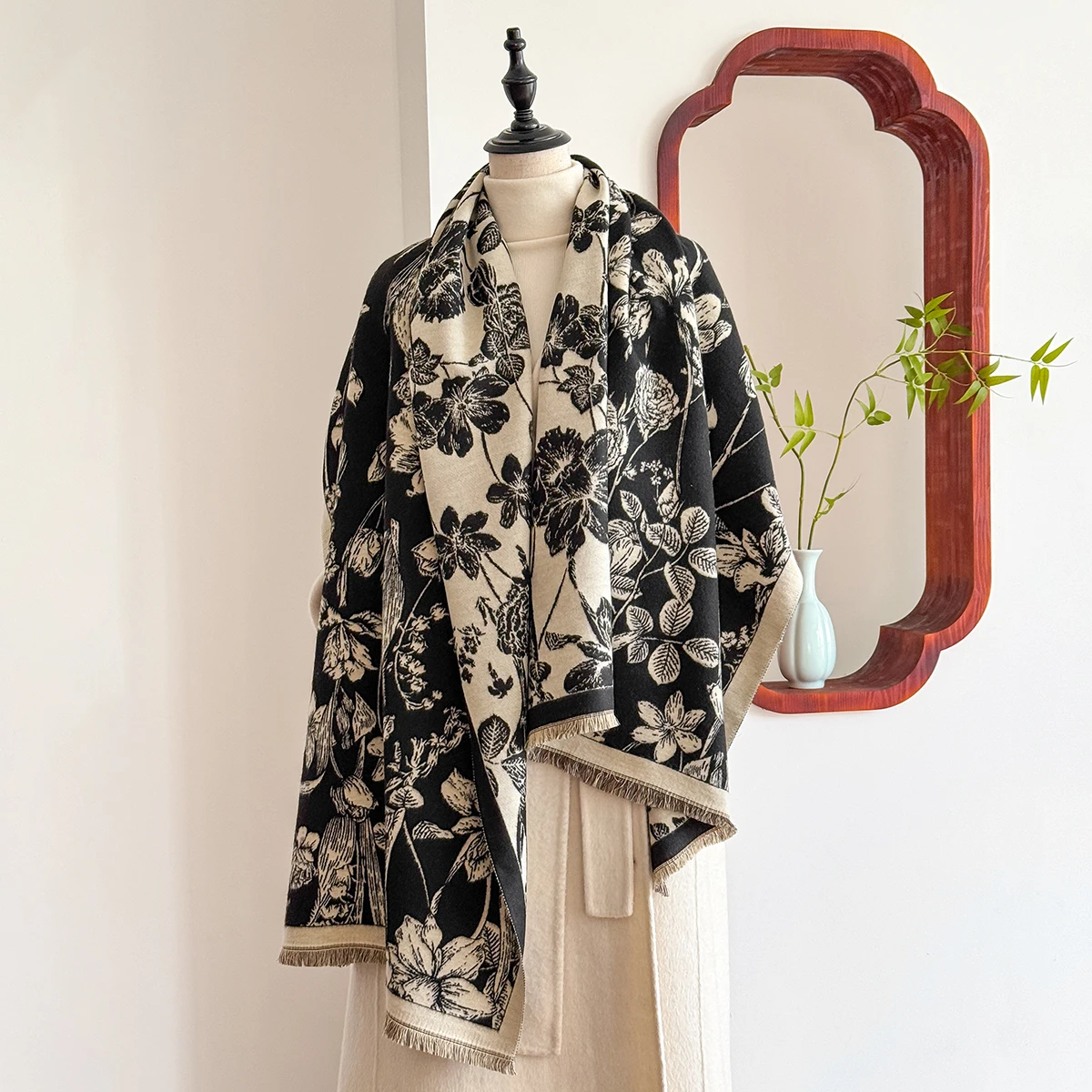 

2025 Women's Luxury Brand Cashmere Winter Scarf - Vintage Printed Shawl with Tassels, Pashmina Wrap & Bandana Poncho