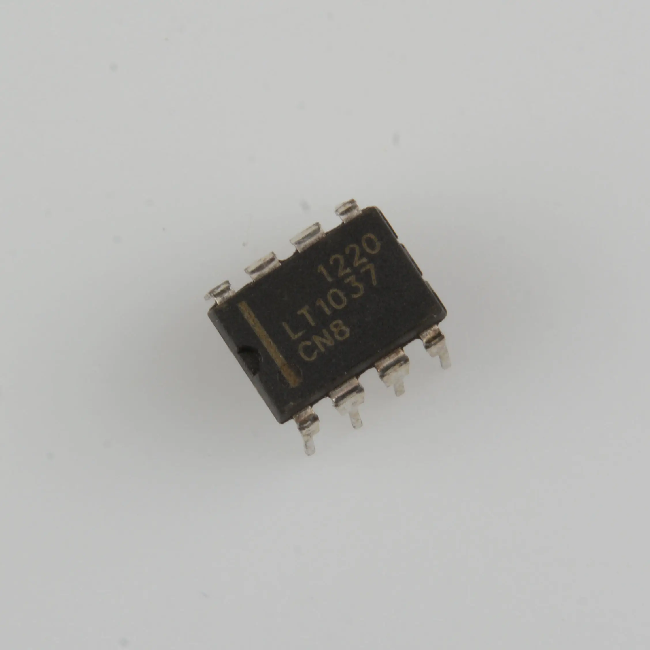 In-line IC LT1037CN8 LT1037 single op amp chip DIP-8 package