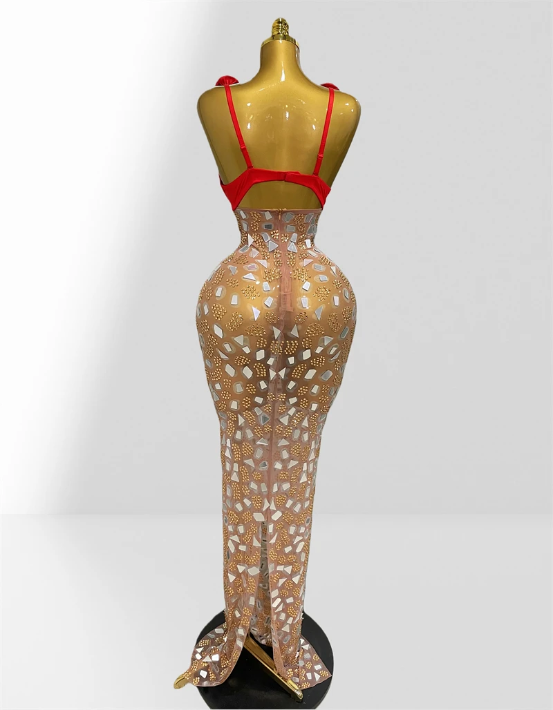 ชุดเดรสยาวตาข่ายโปร่งแสงสีแดงประดับเพชรระยิบระยับ สำหรับงานวันเกิด งานแสดงบนเวที